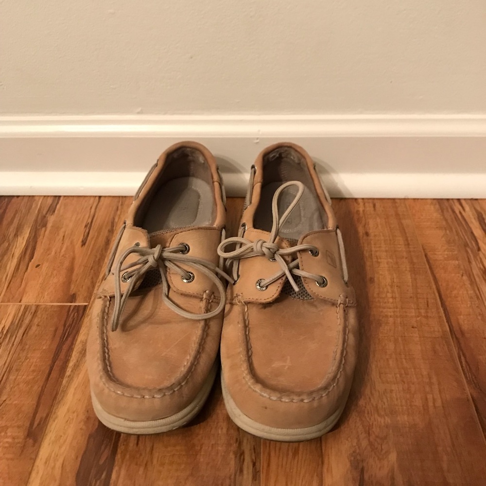 Women’s Sperry’s lightly worn
